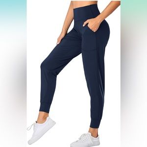 Oalka Joggers in Navy Blue